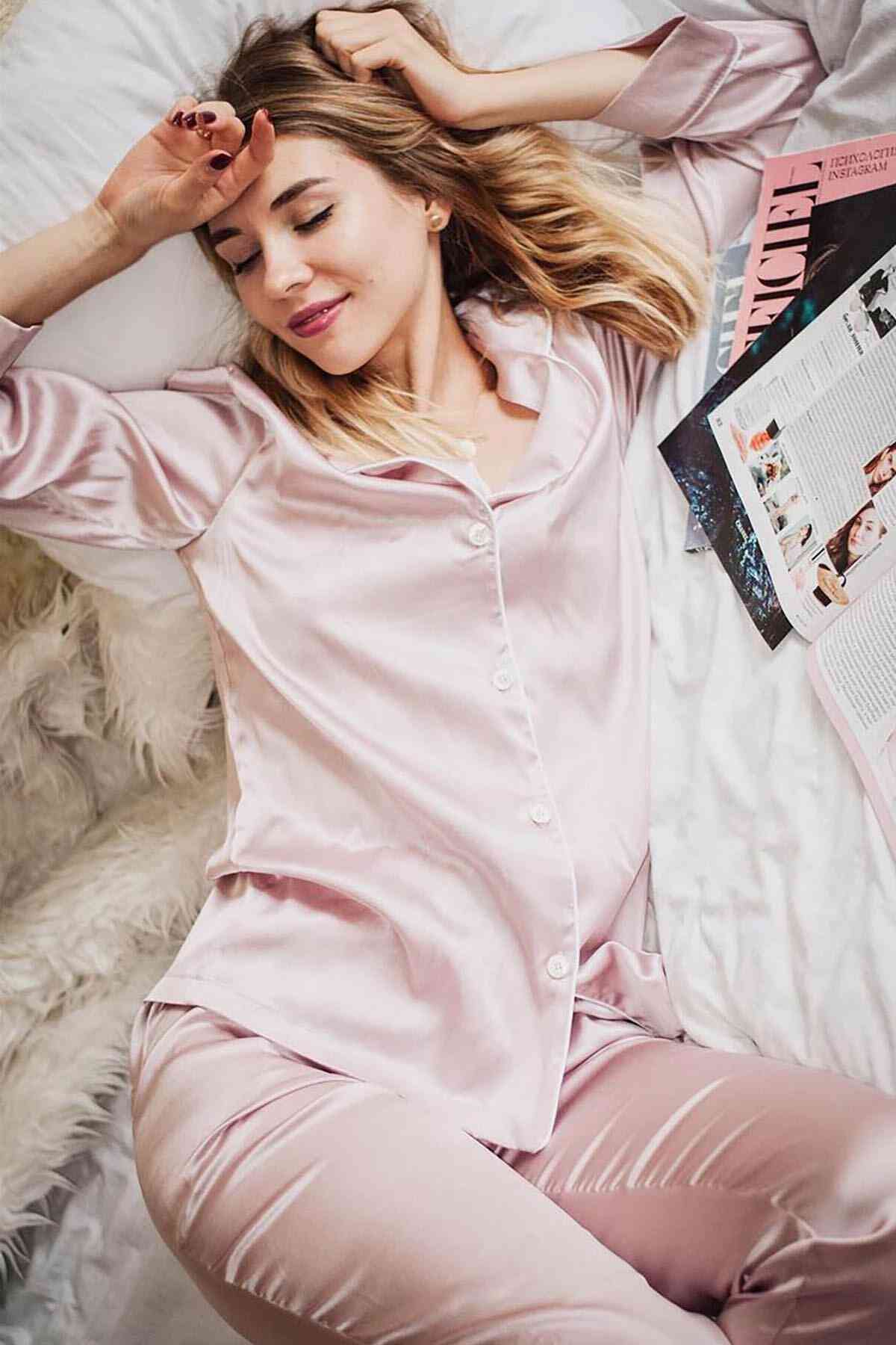 Kadın Açık Pembe Saten Pijama Takımı MS2333