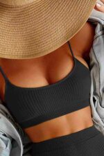 Siyah Fitilli Yüksek Bel Bikini Üstü MS41749 Materyal: 80% Polyamid - 20% Likra, Desteksiz Paket İçeriği: Bikini Üstü Renk: Siyah Beden: 34, 36, 38, 40, 42, 44