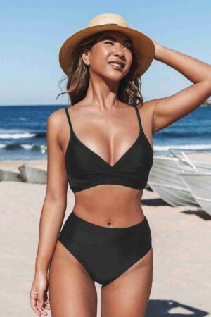Siyah Yüksek Bel Çapraz Bağlama Detaylı Bikini Takımı MS4200 Materyal: 80% Polyamid - 20% Likra Paket İçeriği: Üst + Bikini Altı Renk: Siyah Beden: 34, 36, 38, 40, 42, 44